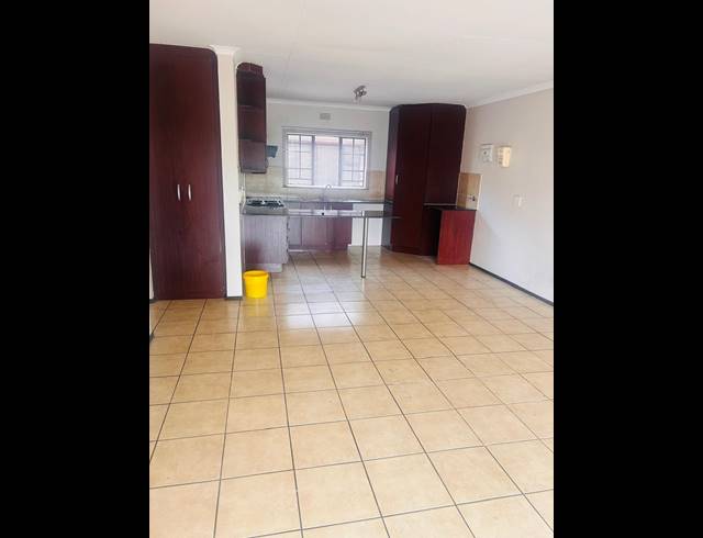 3 BEDROOM APARTMENT RENTED IN SONNEVELD
